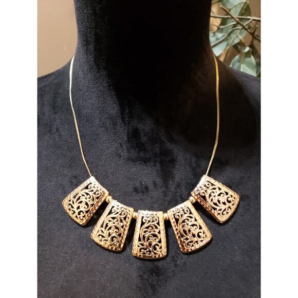 Womens Gold Tone Triple String Chains Filigree Cannetille Statement Necklace - Picture 2 of 7